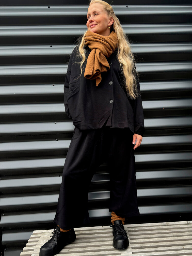 Sort Aarhus - Knitted leg warmers in merino wool