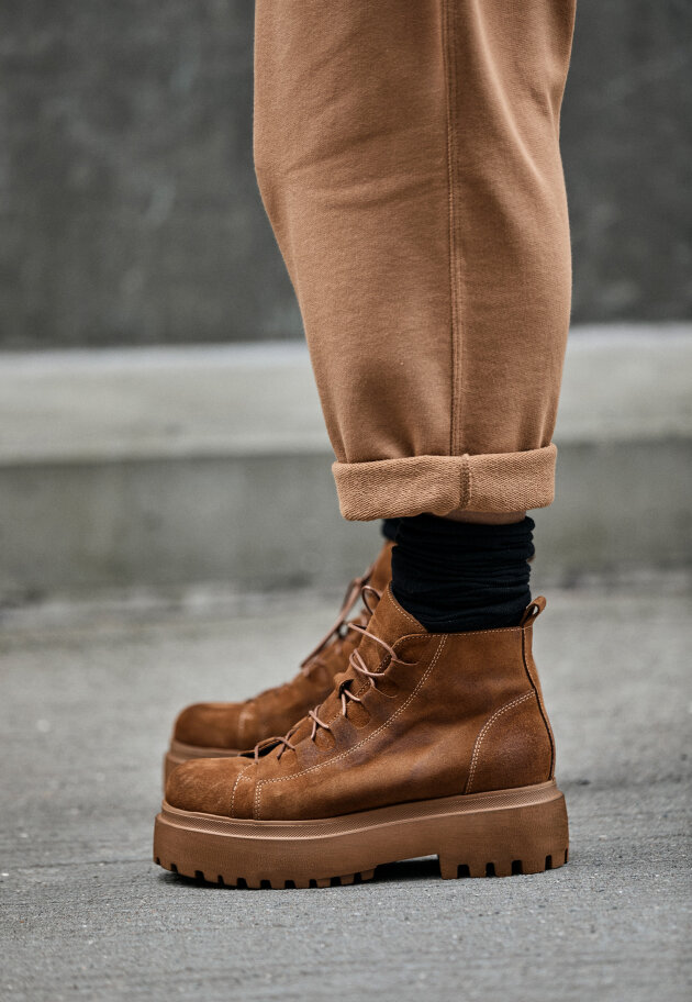 Lofina - Boot with laces and zipper Lofina - Boot with laces and zipper