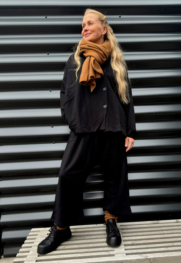 Sort Aarhus - Knitted leg warmers in merino wool