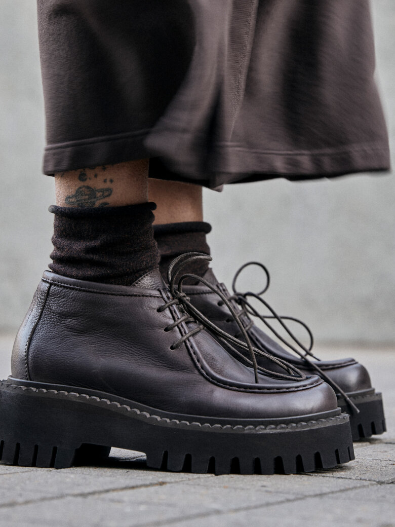 Lofina - Low boot with laces