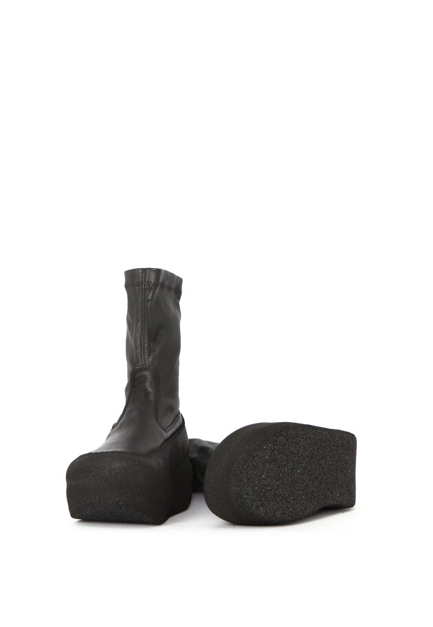 Lofina - Boot with stretch leather and zipper