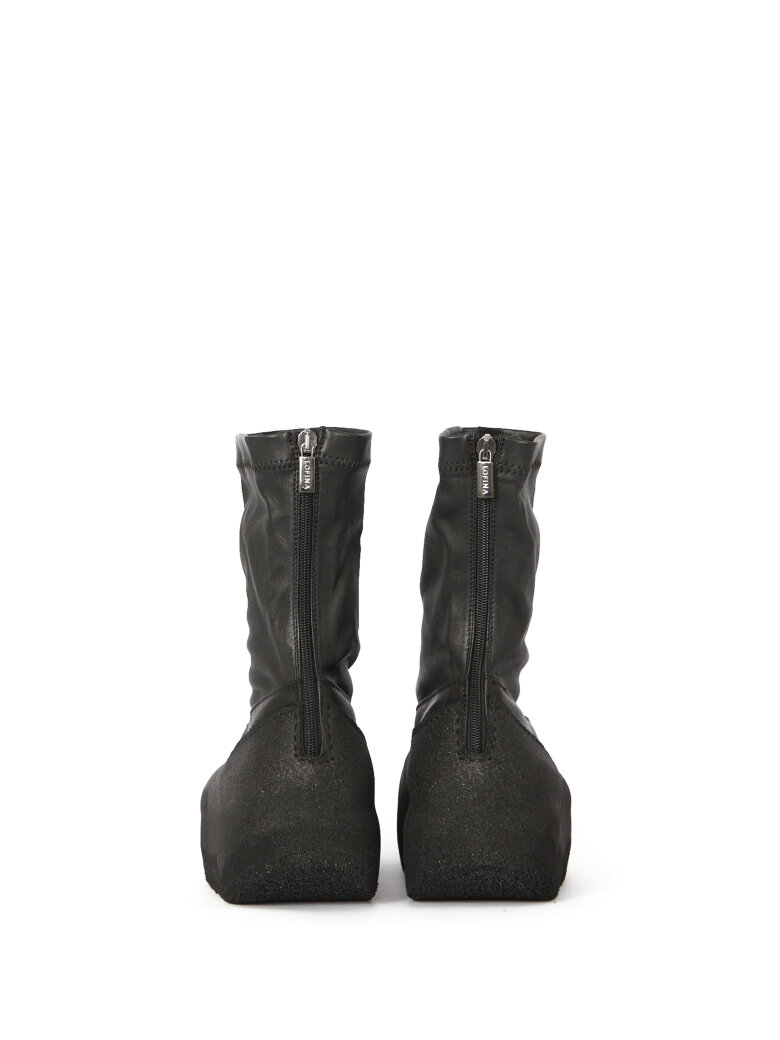 Lofina - Støvle med strækskind og lynlås