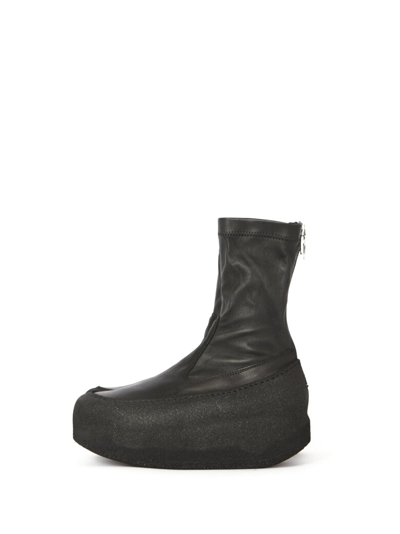 Lofina - Støvle med strækskind og lynlås