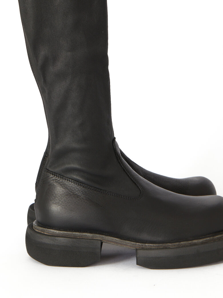 Lofina - Long boot with stretch skin and a zipper