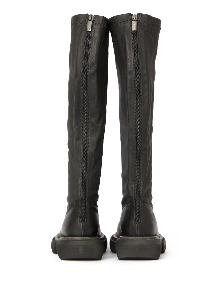 Lofina - Long boot with stretch skin and a zipper