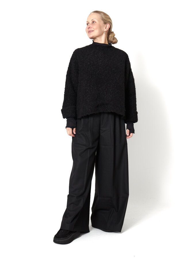 Sort Aarhus - Wide fit blouse in Alpaca wool