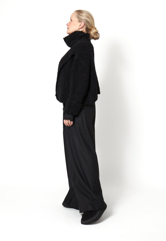 Sort Aarhus - Blouse in Alpaca wool with details