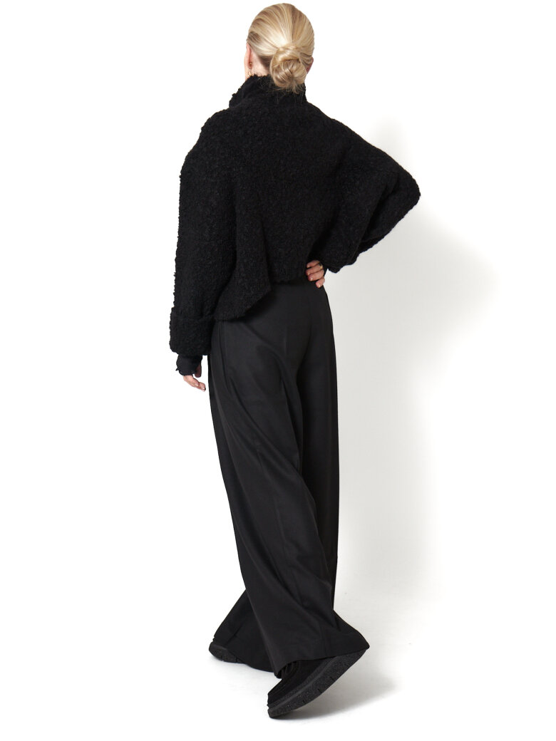 Sort Aarhus - Bluse i Alpacauld med detaljer og krave