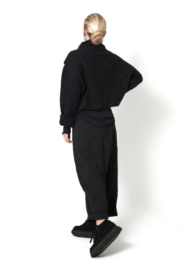 Sort Aarhus - Knitted blouse with details