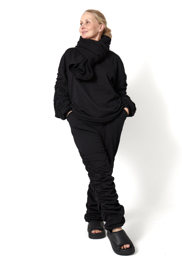 Sort Aarhus - Sweat pants with elastic waist band, pockets and wrinkled legs