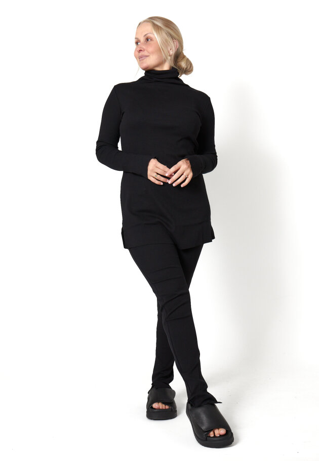 Sort Aarhus - Pants in rib with splits Sort Aarhus - Pants in rib with splits