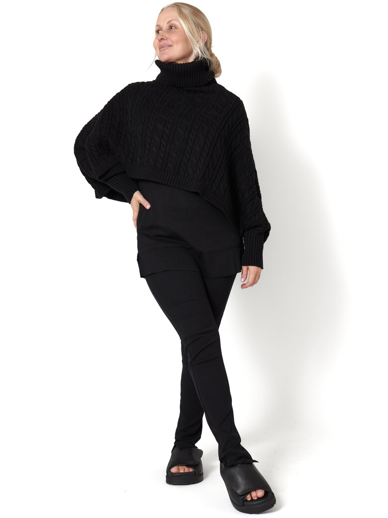 Sort Aarhus - Cropped rullekrave poncho
