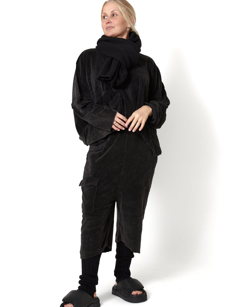 Sort Aarhus - Bluse i velour med synlig lomme foran