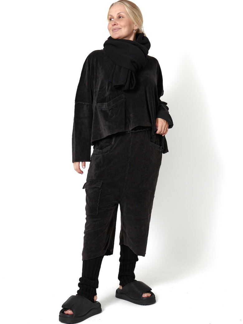 Sort Aarhus - Bluse i velour med synlig lomme foran