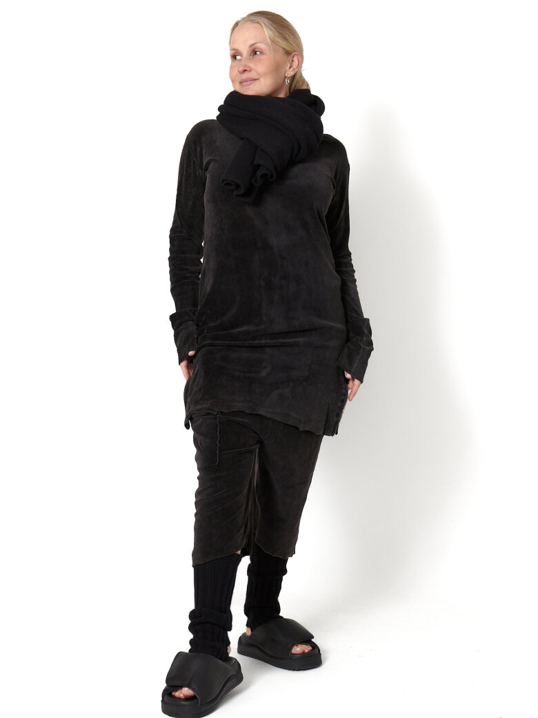 Sort Aarhus - Off shoulder bluse i vasket velour