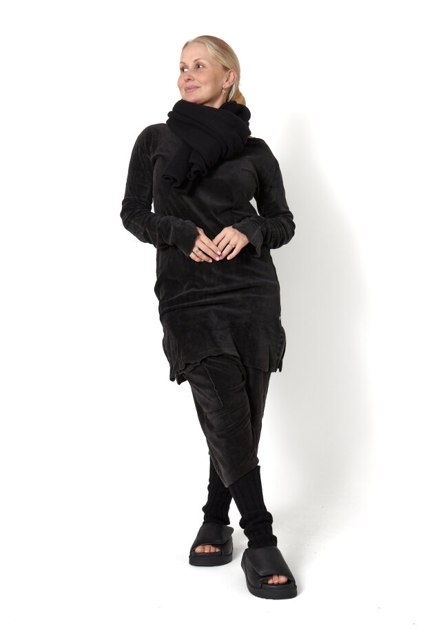 Sort Aarhus - Off shoulder blouse washed velvet