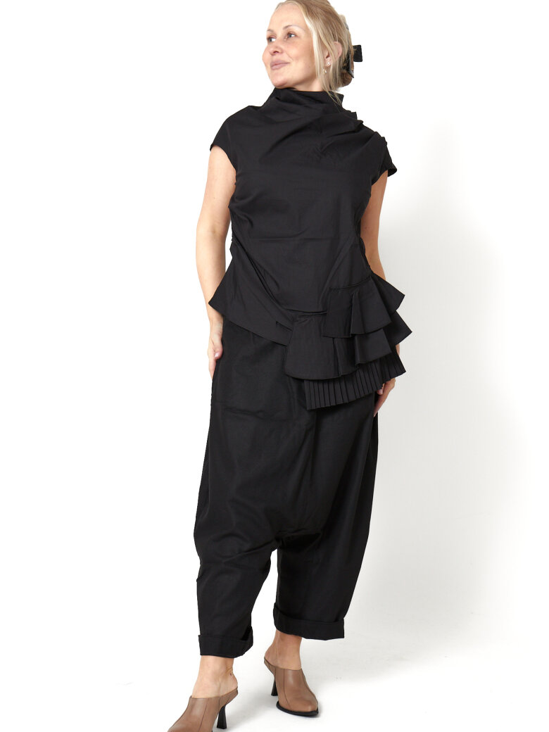 Sort Aarhus - Elegant top med plisseret detalje 