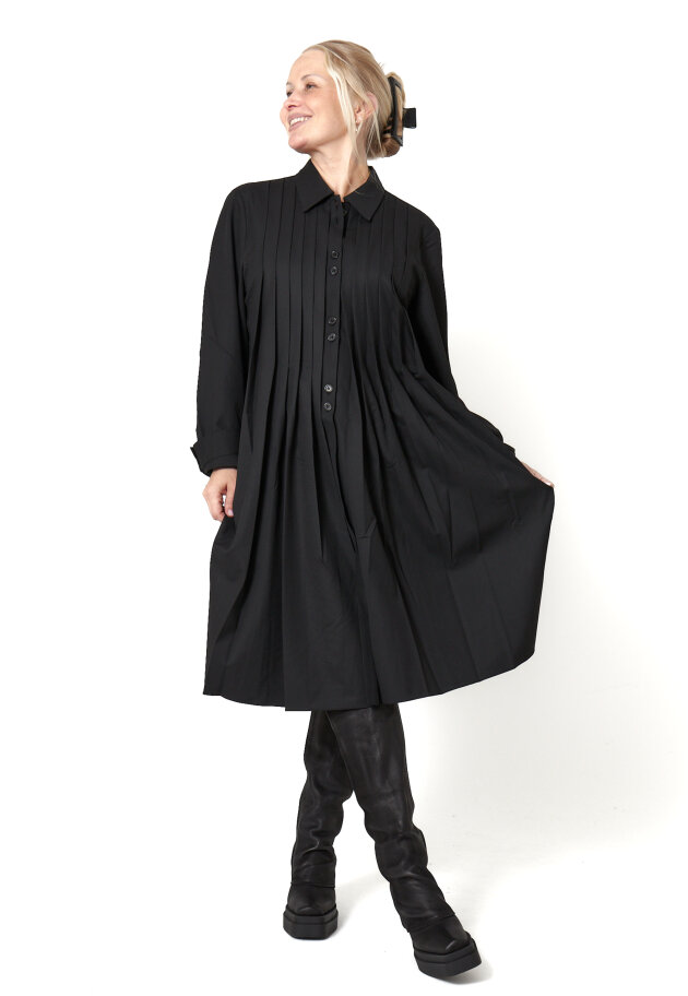 Sort Aarhus - Plisse shirt dress with buttons