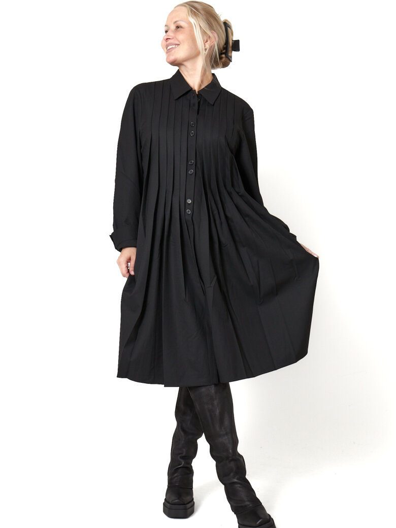 Sort Aarhus - Plisse shirt dress with buttons