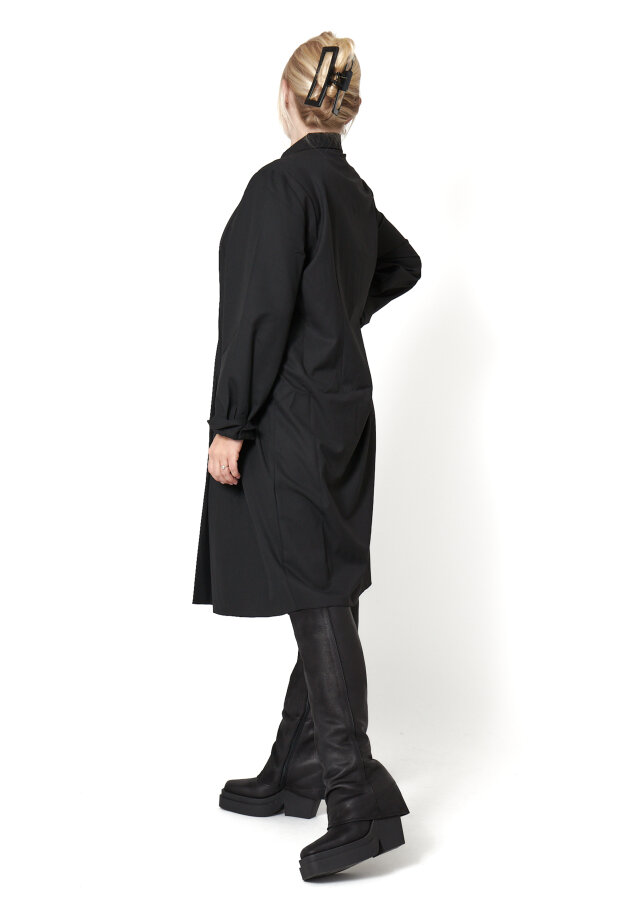 Sort Aarhus - Plisse shirt dress with buttons