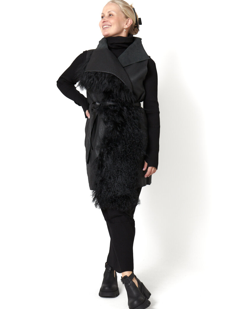 Sort Aarhus - Shrunked leather vest with Tiberian fur