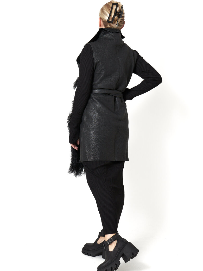 Sort Aarhus - Shrunked leather vest with Tiberian fur