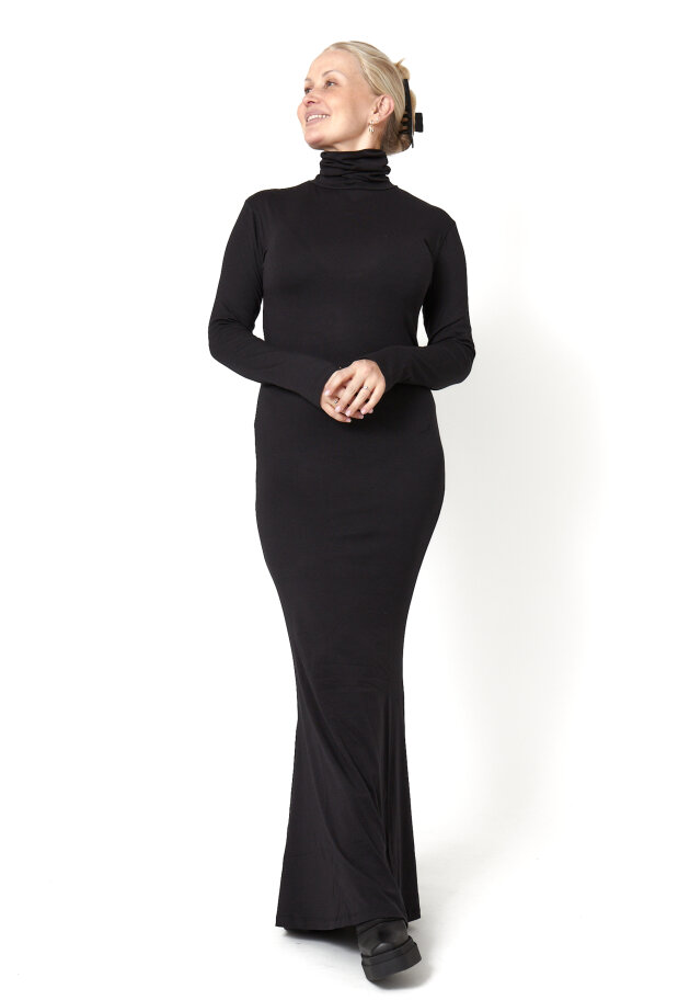 Sort Aarhus - Long tight fit dress in organic cotton Sort Aarhus - Long tight fit dress in organic cotton