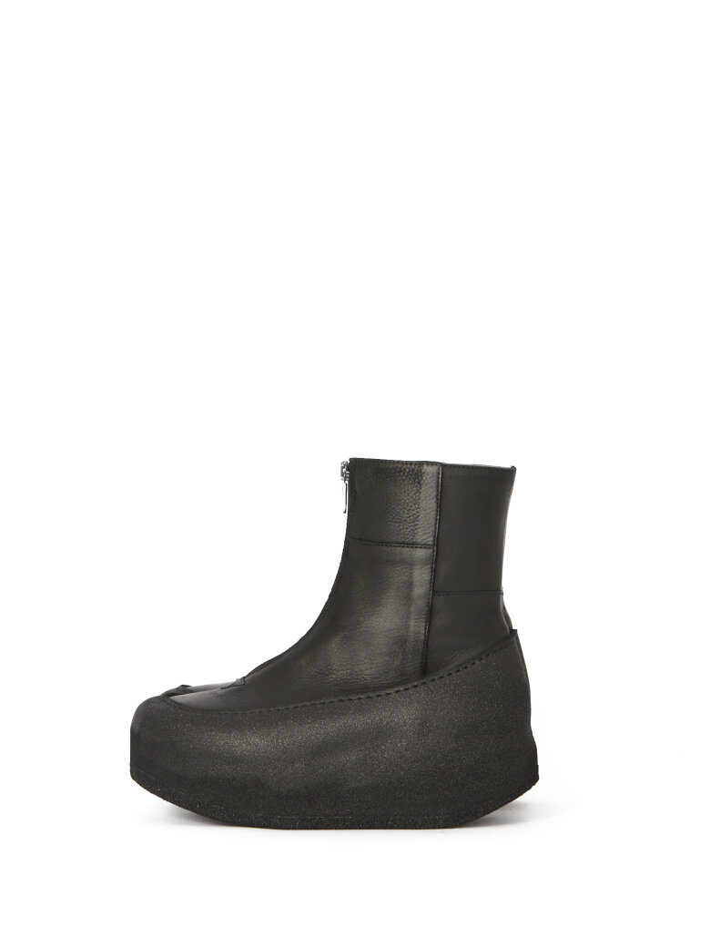 Lofina - Boot with front zipper and plateau