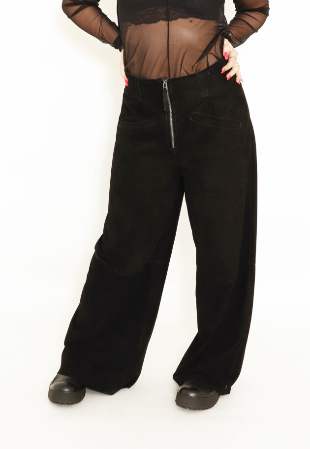 Sort Aarhus - Ruskindsbukser med lynlås og lommer