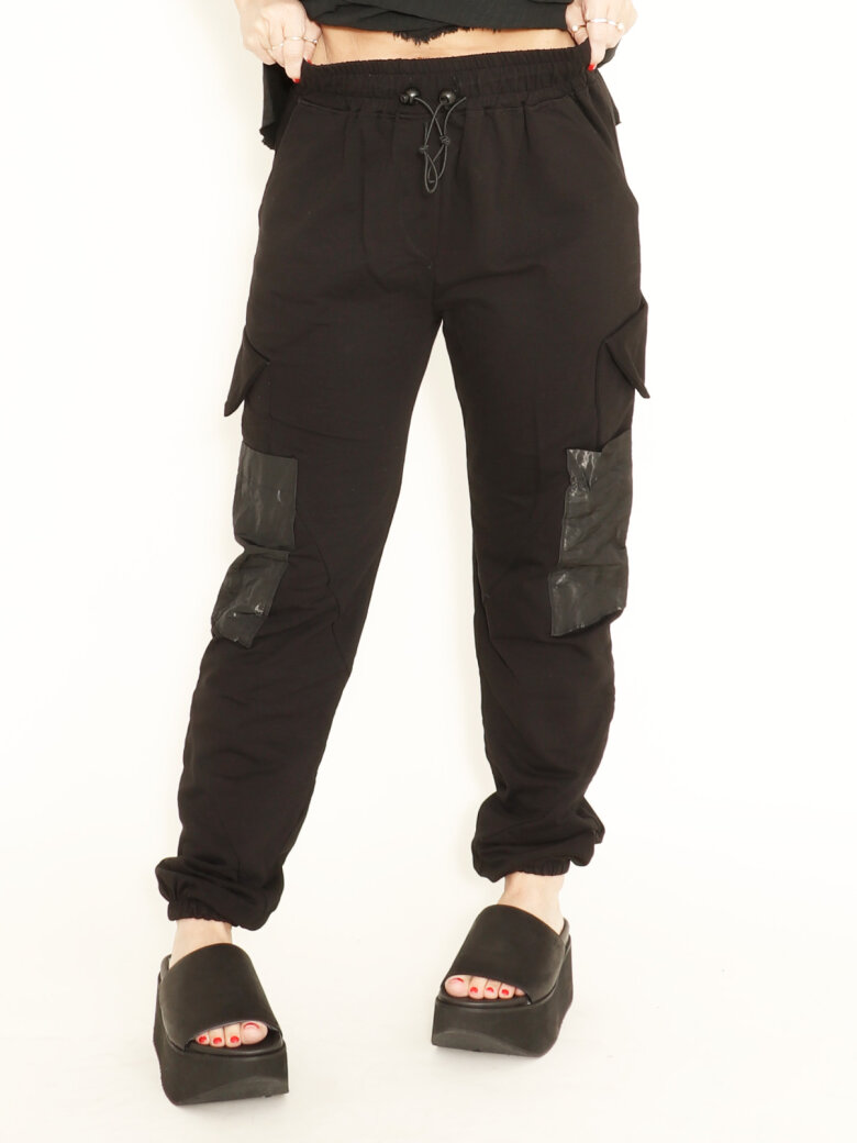 Cargo pants with shiny pockets and elastic waist band