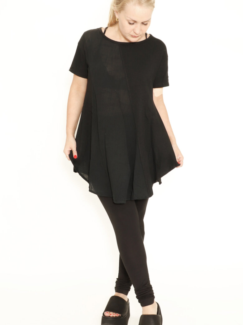 T-shirt med korte ærmer og fald