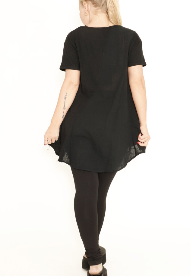 T-shirt med korte ærmer og fald