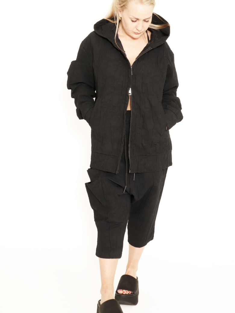 Jacket with hoodie, pockets and a zipper