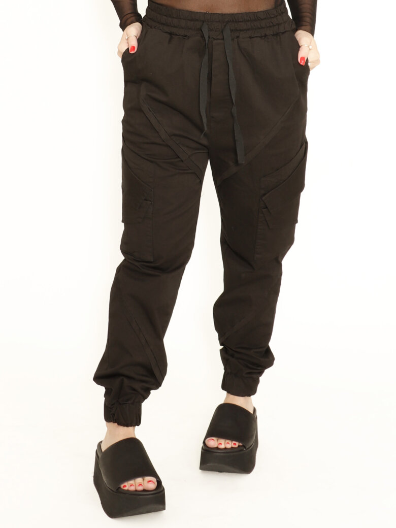 Bukser med lommer, elastik i taljen og forneden