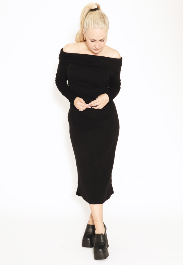 Sort Aarhus - Off shoulder kjole Sort Aarhus - Off shoulder kjole