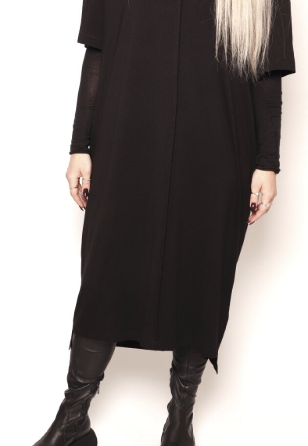 Dress with a detailed bag Dress with a detailed bag