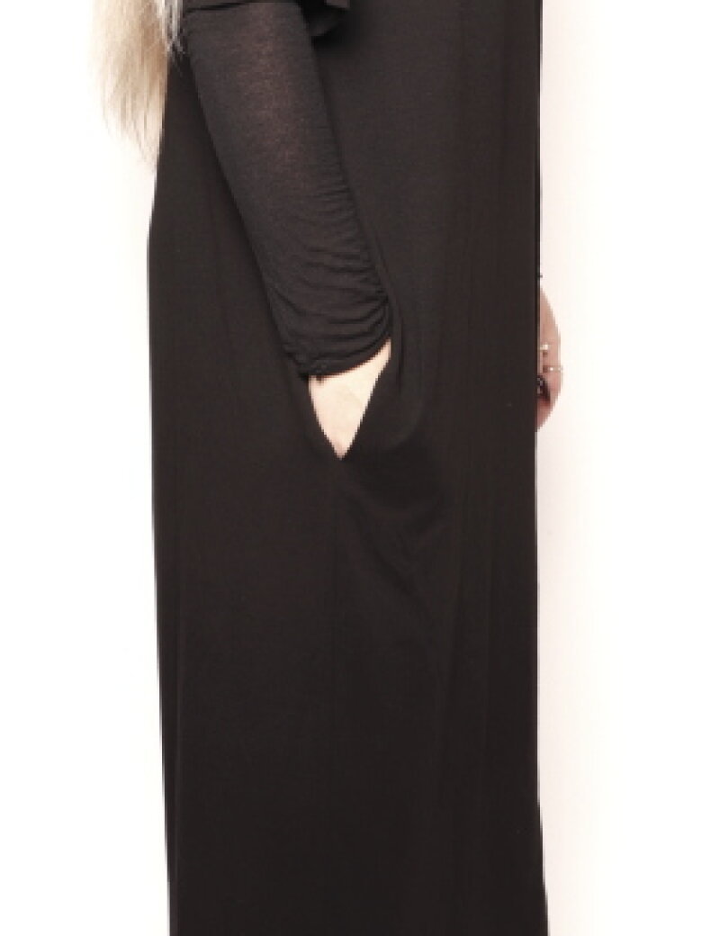 Dress with a detailed bag