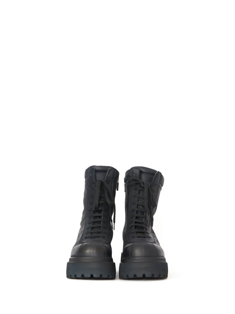 Lofina - Støvle med snøre og lynlås