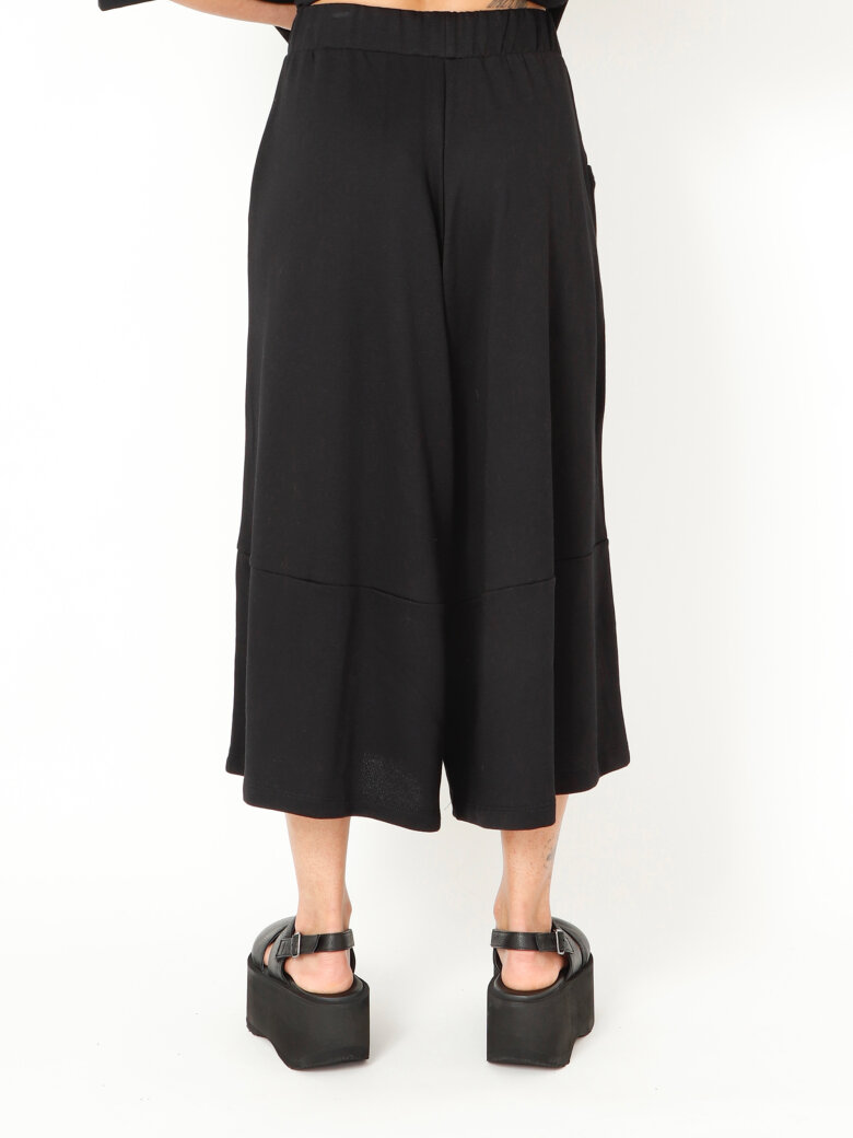 Sort Aarhus - 3/4 bukser med vide ben 