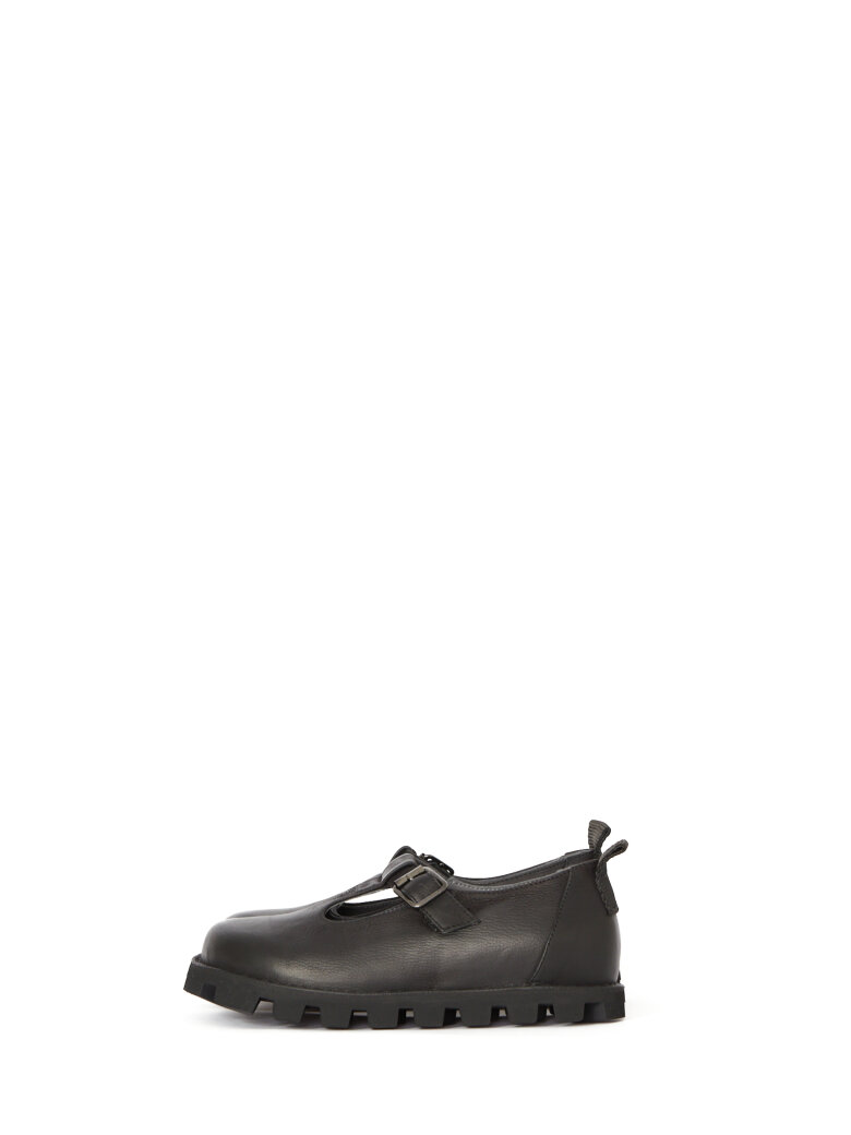 Lofina - Open shoe with a buckle