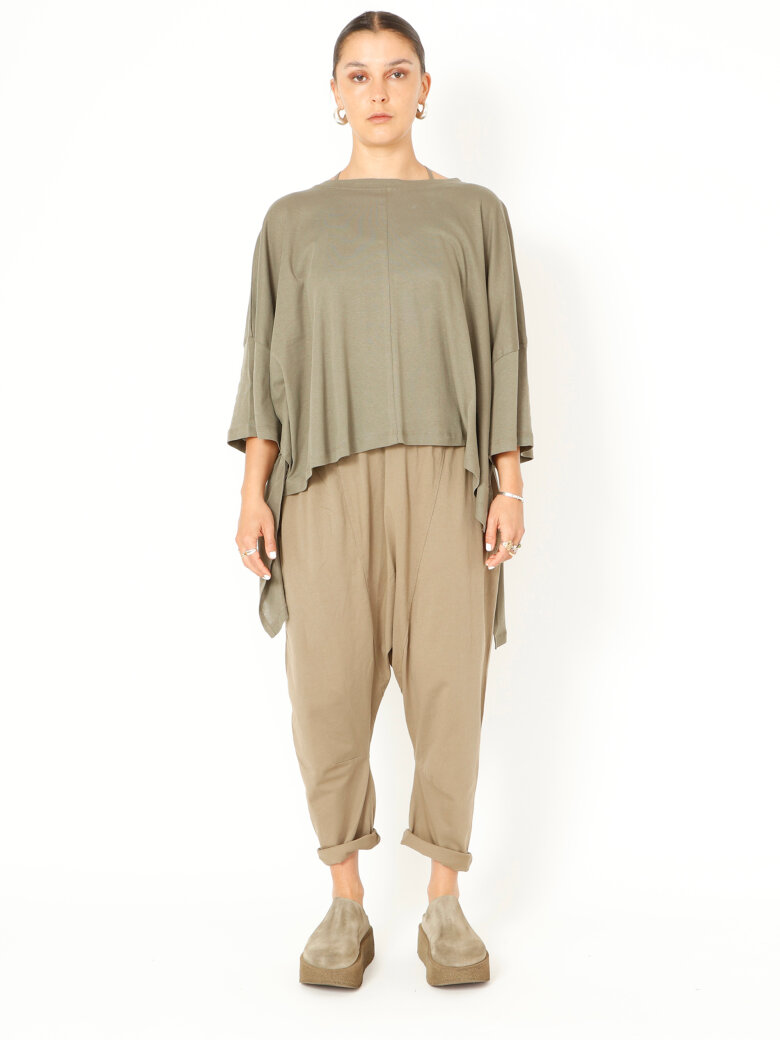 Sort Aarhus - Oversize t-shirt with asymmetrical cut