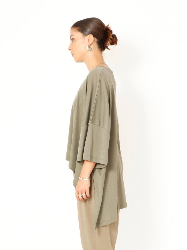 Sort Aarhus - Oversize t-shirt with asymmetrical cut