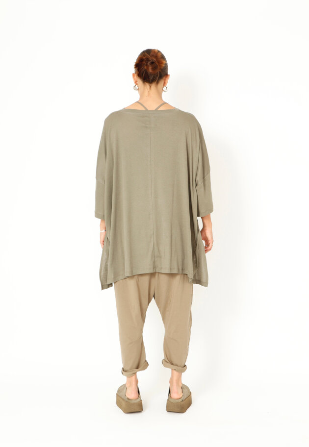 Sort Aarhus - Oversize t-shirt with asymmetrical cut