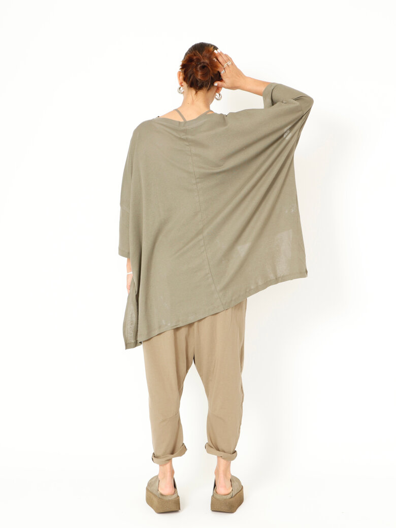 Sort Aarhus - Oversize t-shirt with asymmetrical cut