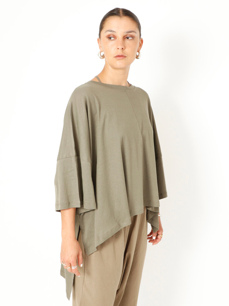 Sort Aarhus - Oversize t-shirt with asymmetrical cut