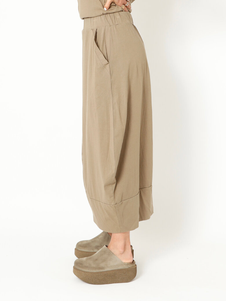 Sort Aarhus - Nederdel med lommer og elastik i økologisk bomuld