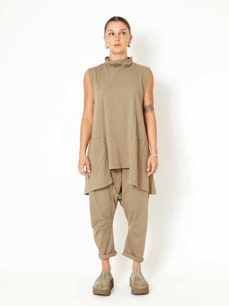 Sort Aarhus - Top with a high neckline and pockets