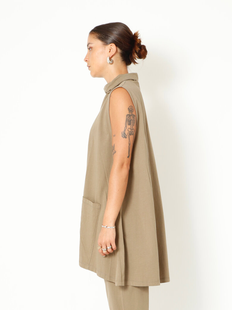 Sort Aarhus - Top with a high neckline and pockets