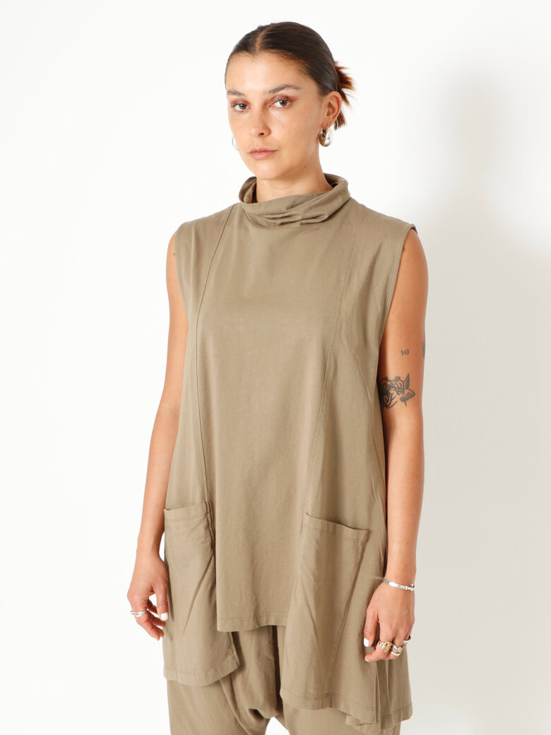 Sort Aarhus - Top with a high neckline and pockets