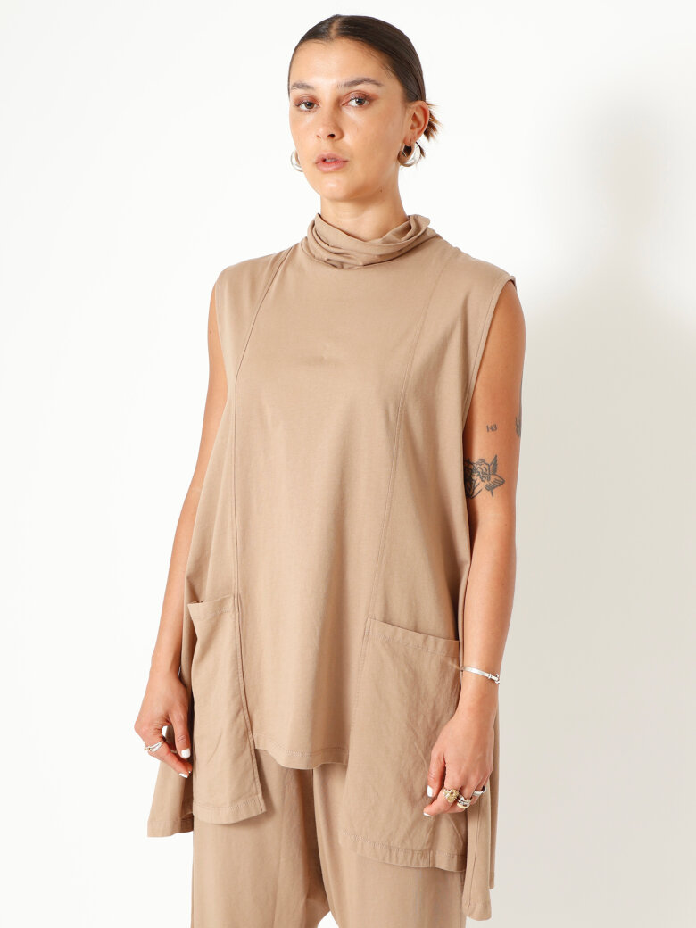 Sort Aarhus - Top with a high neckline and pockets